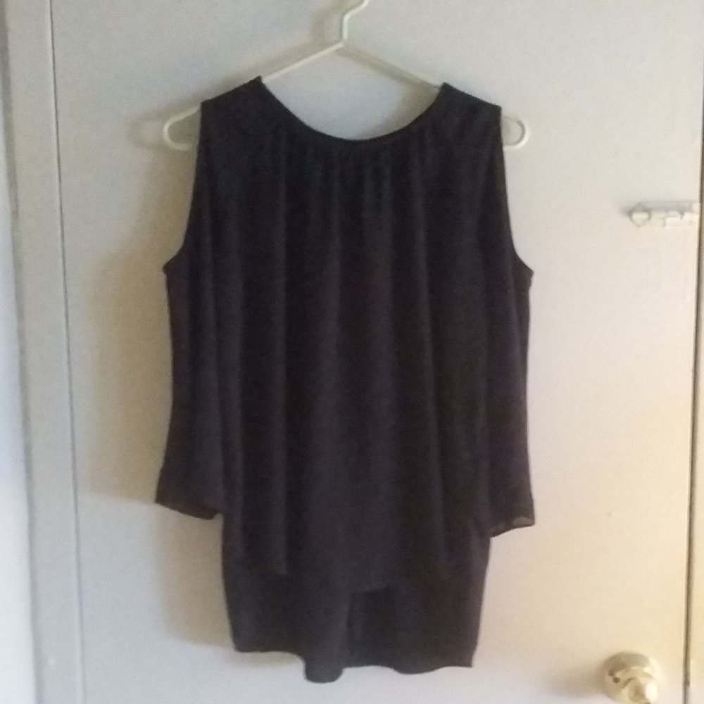 CATO COLD-SHOULDER HIGH-LOW TOP NWOT